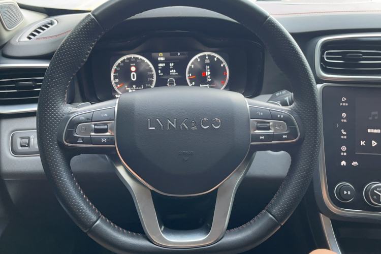 Used Lynk & Co 01 2019 2.0T Four-Wheel Drive Genie Pro Version China VI Standard Steering Wheel
