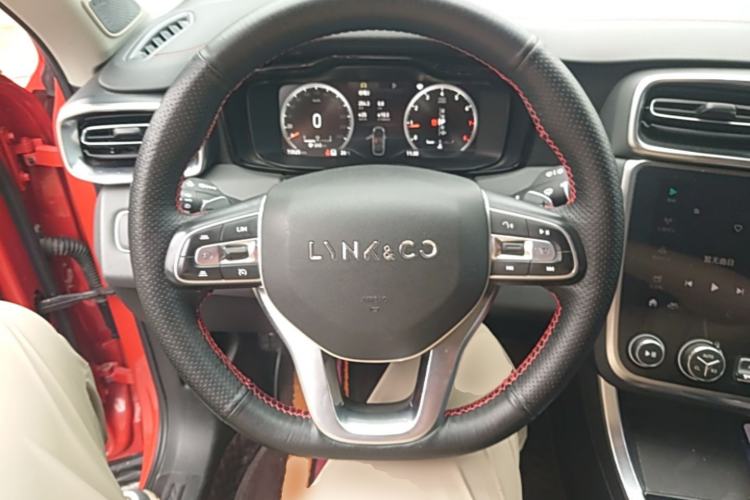Used Lynk & Co 01 2019 2.0T Four-Wheel Drive Genie Pro Version China V Emission Standard Steering Wheel