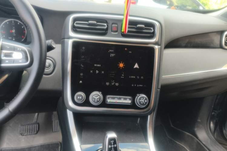 Used Lynk & Co 01 2019 2.0T Two-Wheel Drive Zhaopu Version China VI Standard Audio And AC Panel
