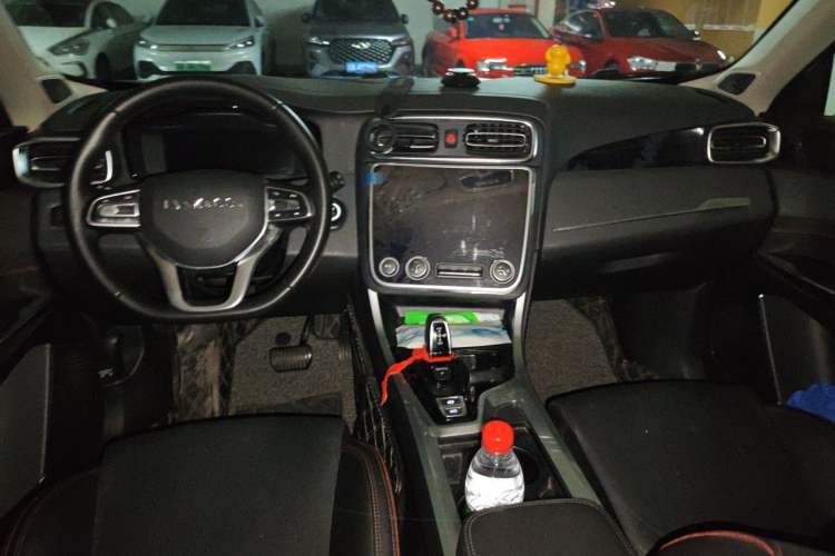 Used Lynk & Co 01 2019 2.0T Two-Wheel Drive Zhaopu Version China VI Standard Center Console