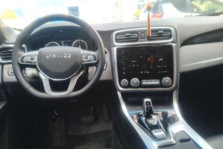 Used Lynk & Co 01 2019 2.0T Two-Wheel Drive Zhaopu Version China VI Standard Center Console