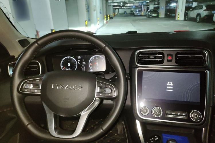 Used Lynk & Co 01 2019 2.0T Two-Wheel Drive Zhaopu Version China VI Standard Center Console