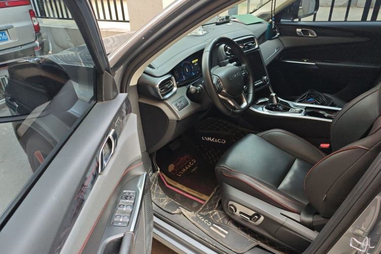 Used Lynk & Co 01 2019 2.0T Two-Wheel Drive Zhaopu Version China V Standard Driver Seat