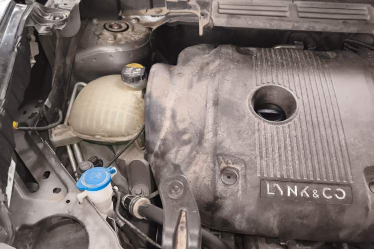 Used Lynk & Co 01 2019 2.0T Two-Wheel Drive Zhaopu Version China VI Standard Engine Bay Right