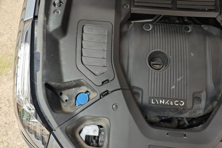 Used Lynk & Co 01 2019 2.0T Two-Wheel Drive Zhaopu Version China V Standard Engine Bay Right