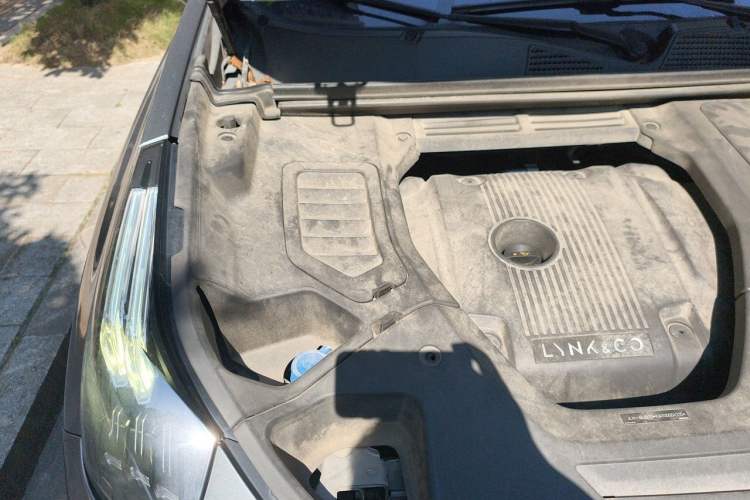 Used Lynk & Co 01 2019 2.0T Two-Wheel-Drive Pro Version China VI Standard Engine Bay Right
