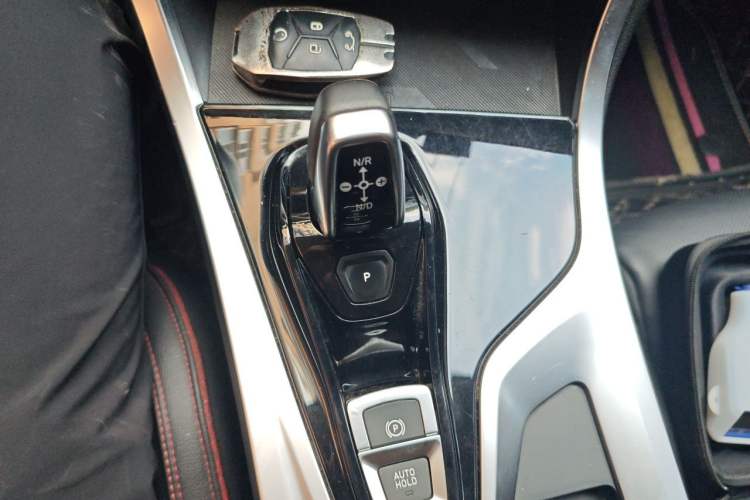 Used Lynk & Co 01 2019 2.0T Two-Wheel Drive Zhaopu Version China V Standard Gear Lever