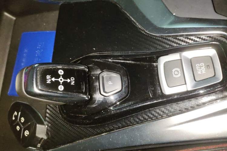 Used Lynk & Co 01 2019 2.0T Two-Wheel Drive Zhaopu Version China VI Standard Gear Lever