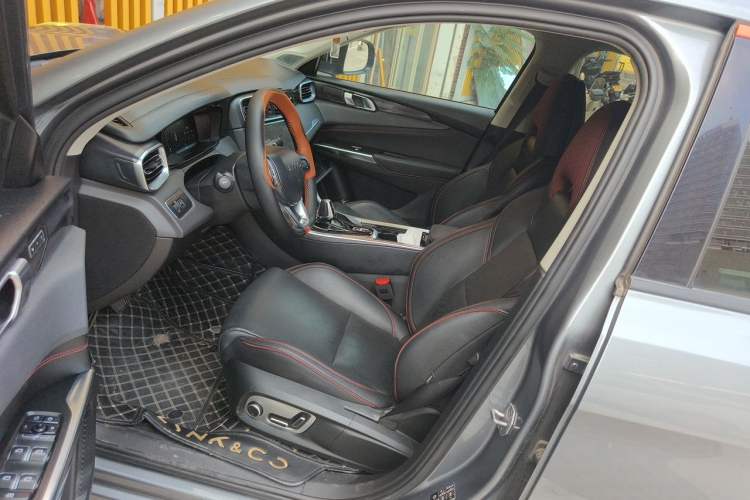 Used Lynk & Co 01 2019 2.0T Two-Wheel-Drive Pro Version China VI Standard Left Front Seat