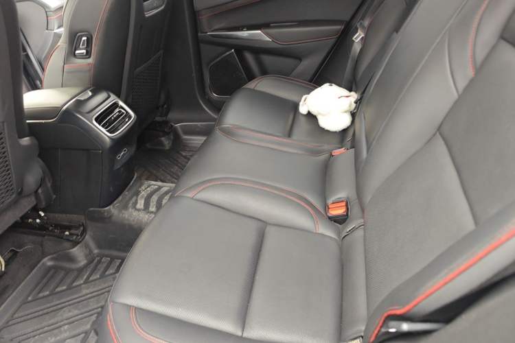 Used Lynk & Co 01 2019 2.0T Two-Wheel Drive Zhaopu Version China V Standard Left Rear Seat