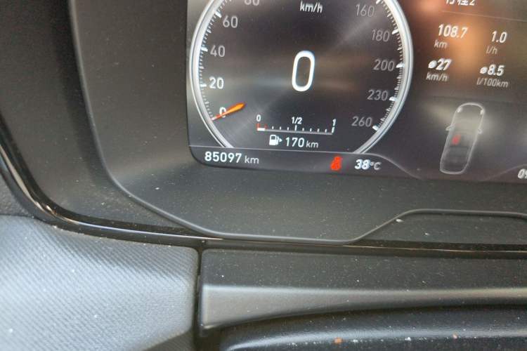 Used Lynk & Co 01 2019 2.0T Two-Wheel-Drive Pro Version China VI Standard Odometer Close Up