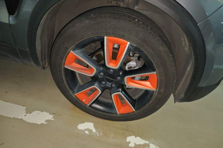 Used Lynk & Co 01 2019 2.0T Two-Wheel Drive Zhaopu Version China VI Standard Right Front Wheel Hub
