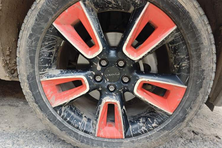 Used Lynk & Co 01 2019 2.0T Two-Wheel Drive Zhaopu Version China V Standard Right Front Wheel Hub
