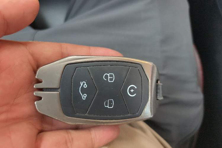 Used Lynk & Co 01 2019 2.0T Two-Wheel-Drive Pro Version China VI Standard Vehicle Key