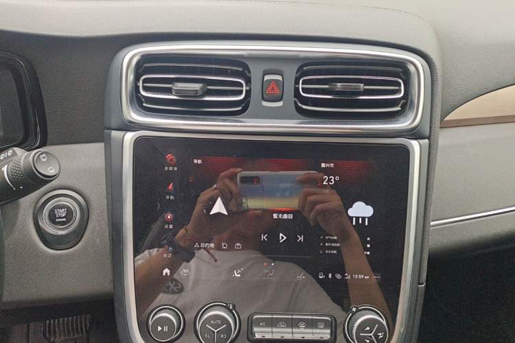 Used Lynk & Co 01 2019 2.0T Two-Wheel-Drive Pro Version China VI Standard Audio And AC Panel