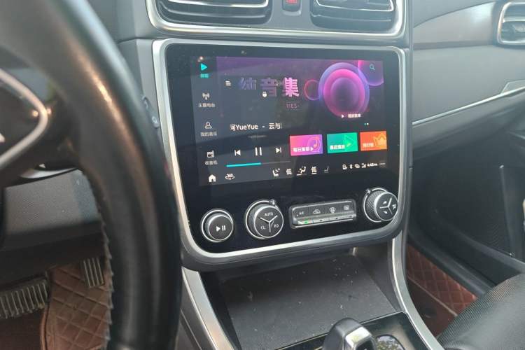 Used Lynk & Co 01 2019 2.0T Two-Wheel-Drive Pro Version China VI Standard Audio And AC Panel