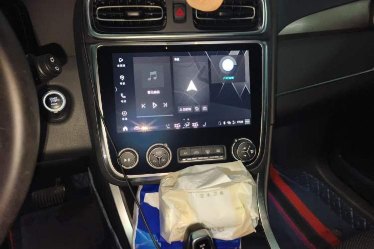 Used Lynk & Co 01 2019 2.0T Two-Wheel-Drive Pro Version China VI Standard Audio And AC Panel