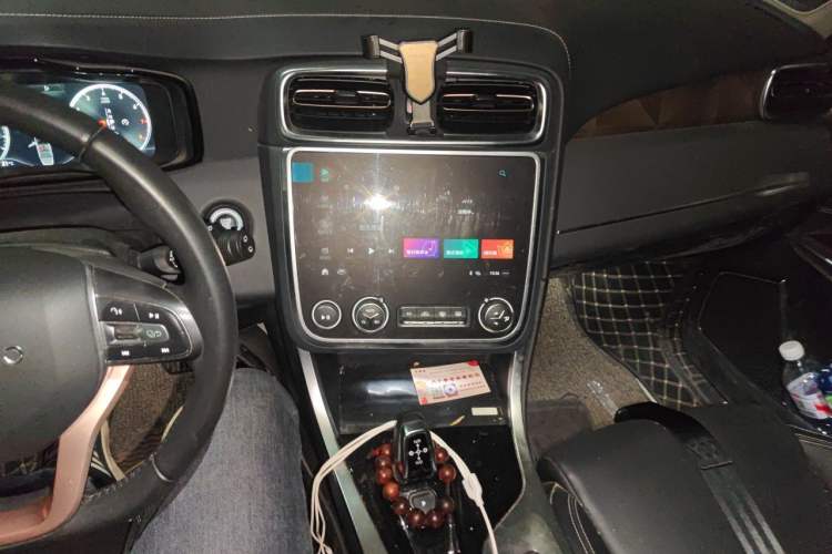 Used Lynk & Co 01 2019 2.0T Two-Wheel-Drive Pro Version China VI Standard Audio And AC Panel
