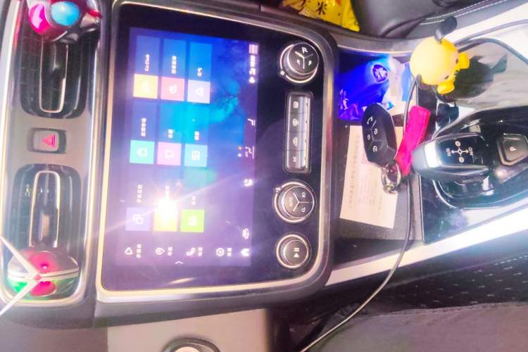 Used Lynk & Co 01 2019 2.0T Two-Wheel-Drive Pro Version China V Standard Audio And AC Panel