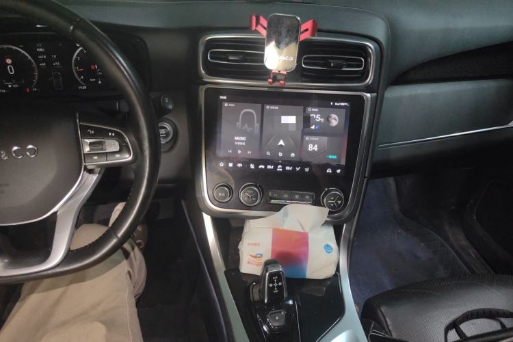 Used Lynk & Co 01 2019 2.0T Two-Wheel-Drive Pro Version China VI Standard Audio And AC Panel