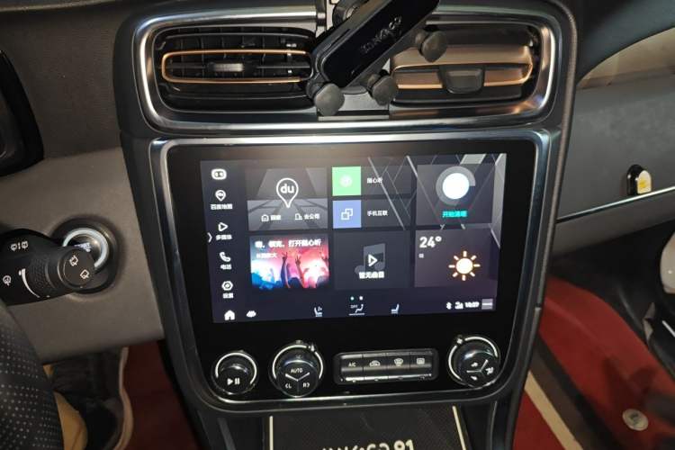 Used Lynk & Co 01 2019 2.0T Two-Wheel-Drive Pro Version China V Standard Audio And AC Panel