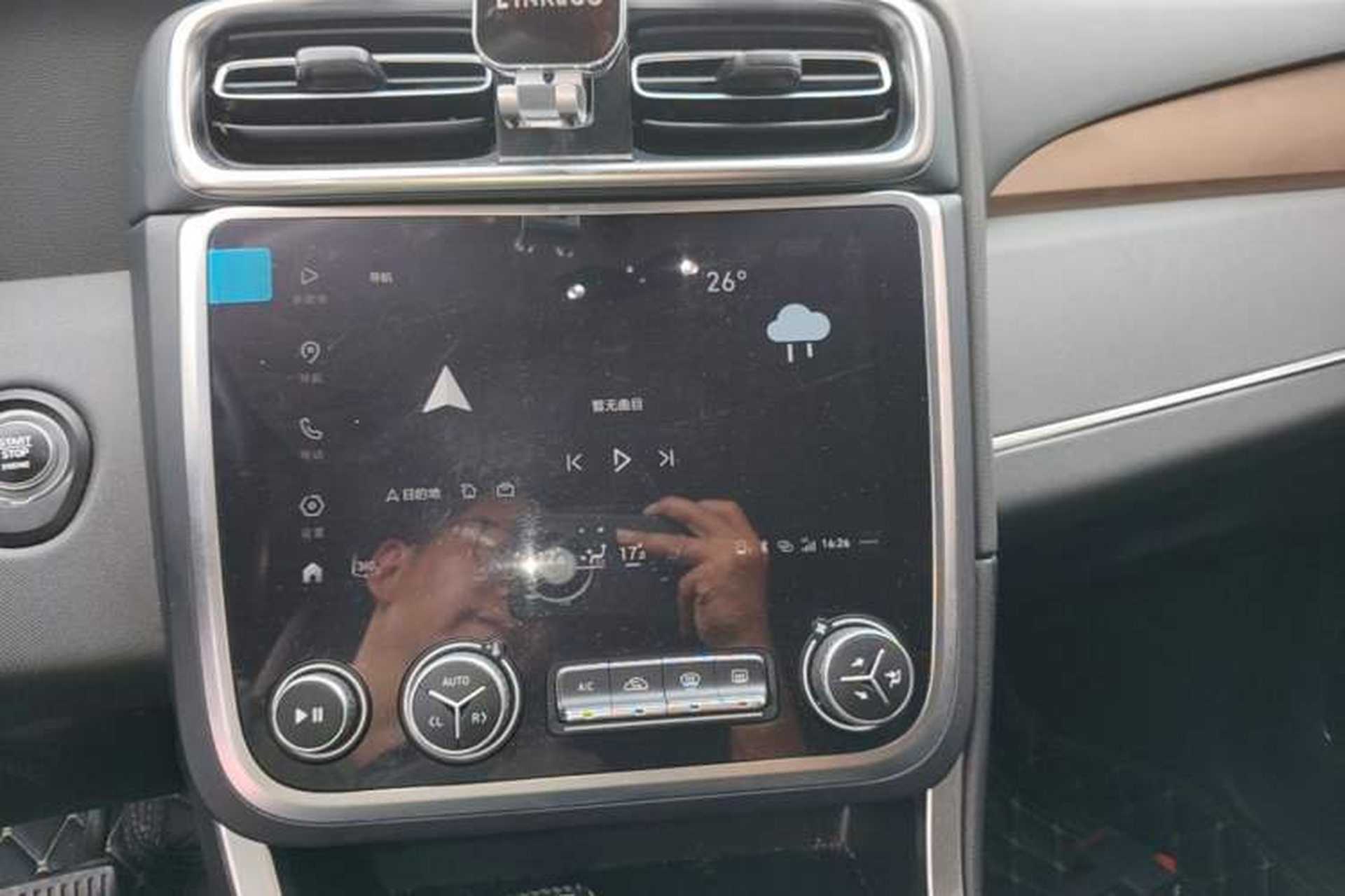 Used Lynk & Co 01 2019 2.0T Two-Wheel-Drive Pro Version China VI Standard Audio And AC Panel
