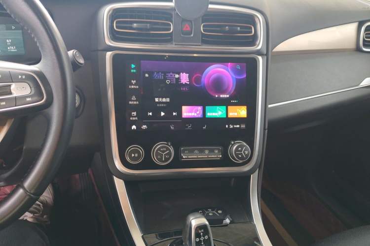 Used Lynk & Co 01 2019 2.0T Two-Wheel-Drive Pro Version China V Standard Audio And AC Panel