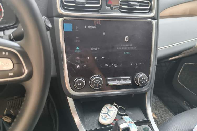 Used Lynk & Co 01 2019 2.0T Two-Wheel-Drive Pro Version China V Standard Audio And AC Panel