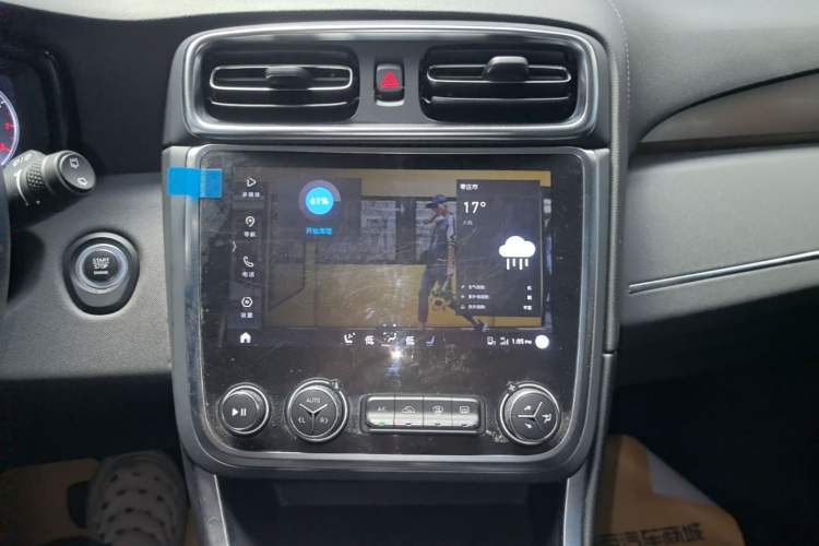 Used Lynk & Co 01 2019 2.0T Two-Wheel-Drive Pro Version China VI Standard Audio And AC Panel