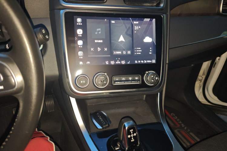 Used Lynk & Co 01 2019 2.0T Two-Wheel Drive Zhaopu Version China VI Standard Audio And AC Panel