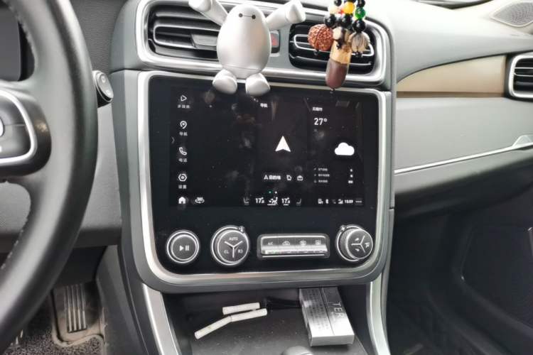 Used Lynk & Co 01 2019 2.0T Two-Wheel-Drive Pro Version China VI Standard Audio And AC Panel