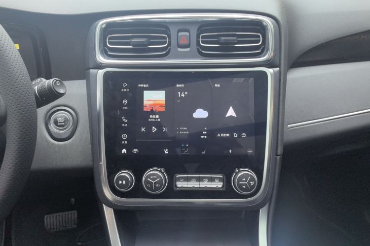 Used Lynk & Co 01 2019 2.0T Four-Wheel Drive Genie Pro Version China VI Standard Audio And AC Panel