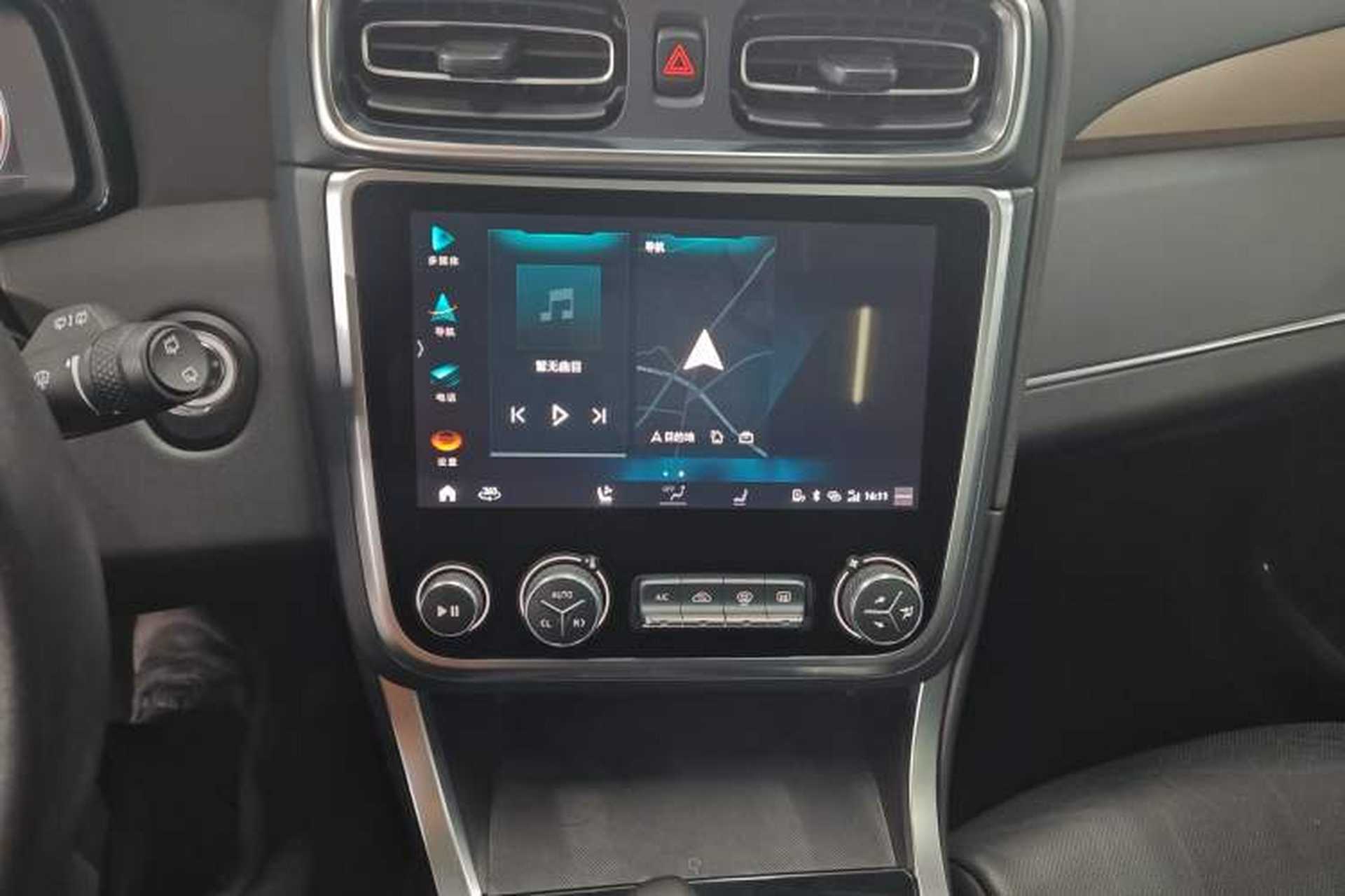 Used Lynk & Co 01 2019 2.0T Two-Wheel-Drive Pro Version China VI Standard Audio And AC Panel