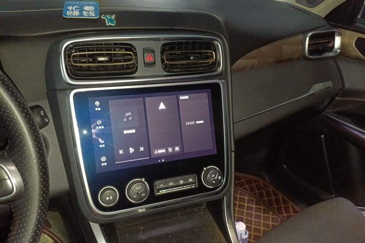 Used Lynk & Co 01 2019 2.0T Two-Wheel-Drive Pro Version China V Standard Audio And AC Panel