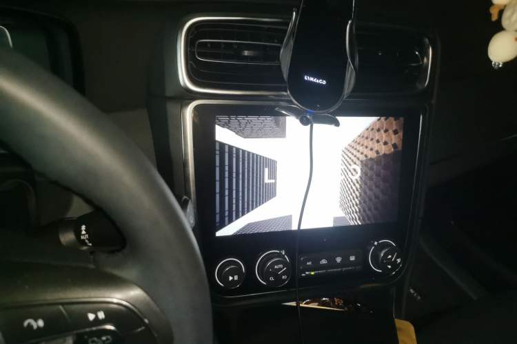 Used Lynk & Co 01 2019 2.0T Two-Wheel-Drive Pro Version China VI Standard Audio And AC Panel