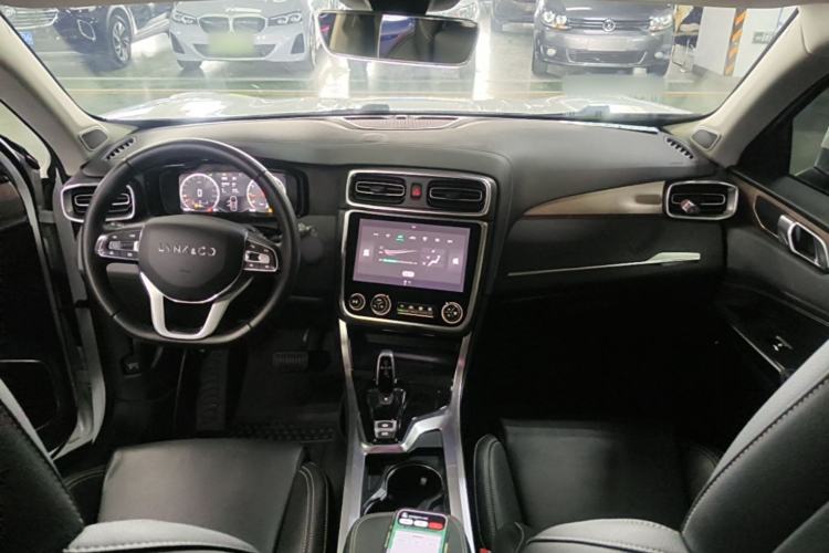 Used Lynk & Co 01 2019 2.0T Two-Wheel-Drive Pro Version China VI Standard Center Console