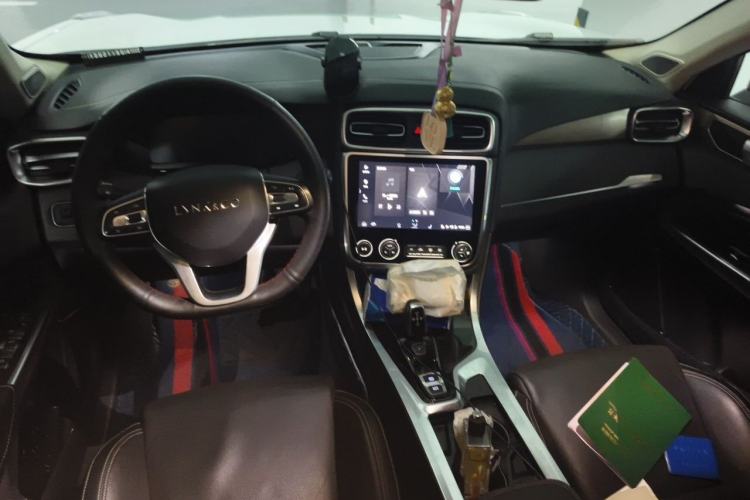 Used Lynk & Co 01 2019 2.0T Two-Wheel-Drive Pro Version China VI Standard Center Console