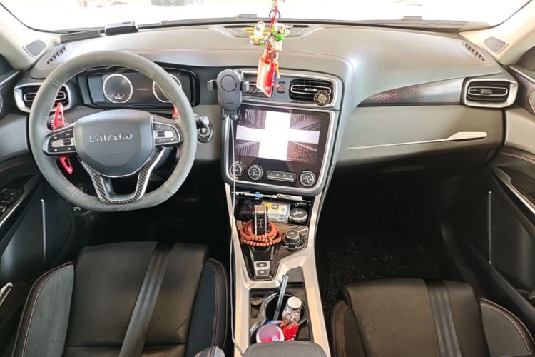 Used Lynk & Co 01 2019 2.0T Four-Wheel Drive Genie Pro Version China VI Standard Center Console