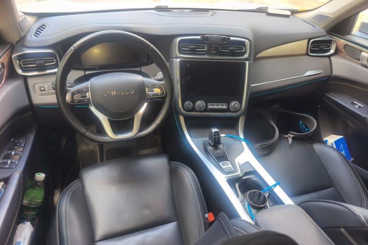 Used Lynk & Co 01 2019 2.0T Two-Wheel-Drive Pro Version China V Standard Center Console