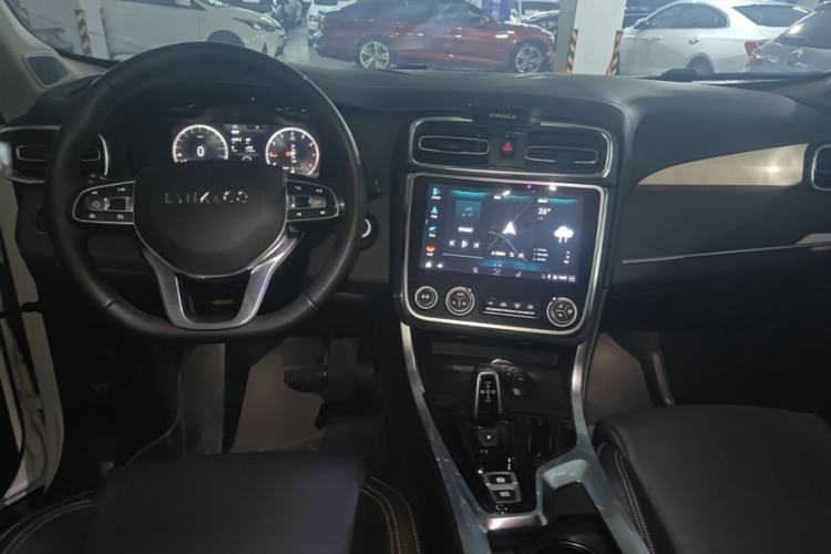 Used Lynk & Co 01 2019 2.0T Two-Wheel-Drive Pro Version China VI Standard Center Console