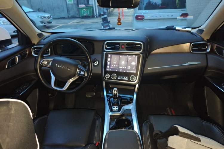 Used Lynk & Co 01 2019 2.0T Two-Wheel Drive Zhaopu Version China VI Standard Center Console