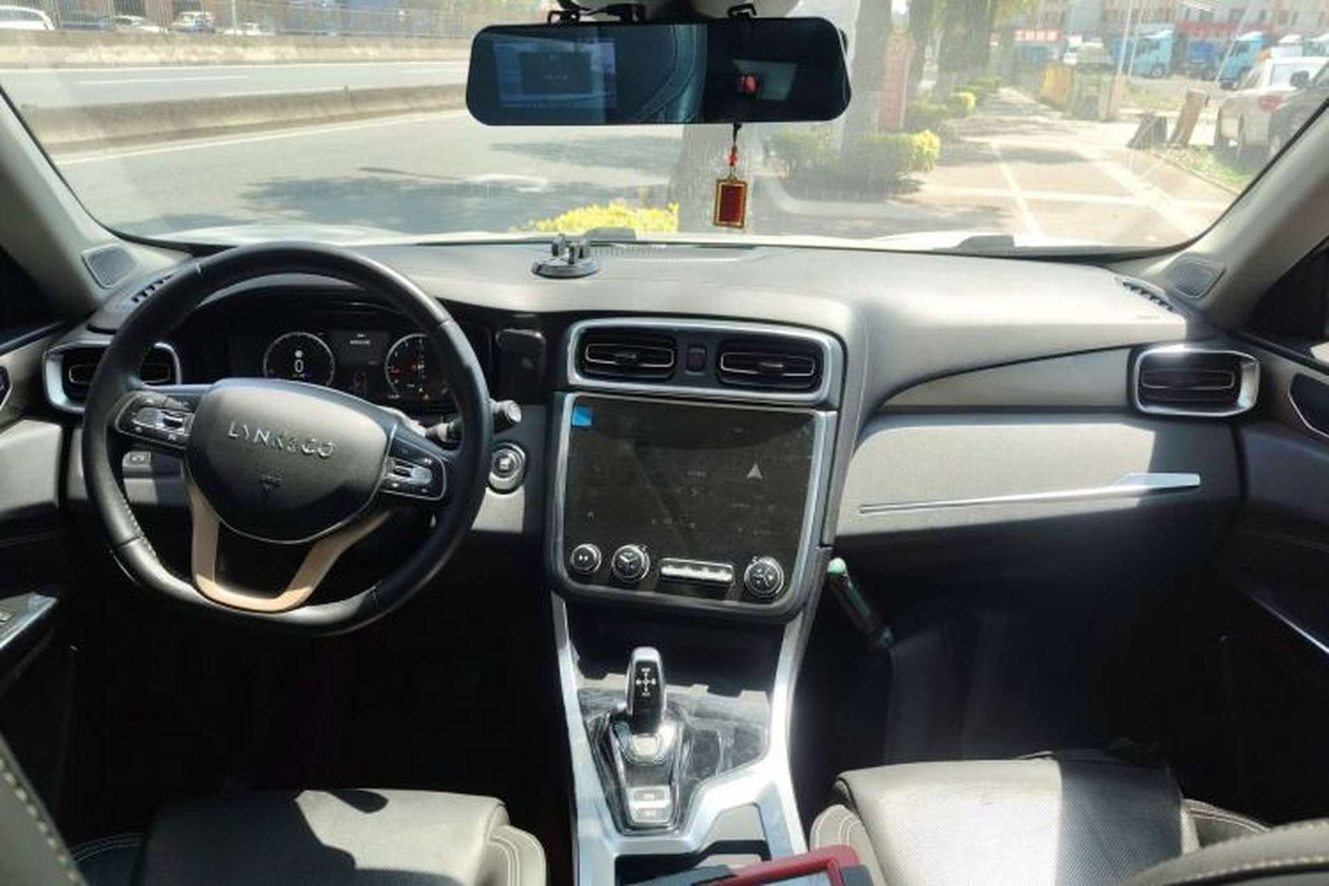 Used Lynk & Co 01 2019 2.0T Two-Wheel-Drive Pro Version China VI Standard Center Console