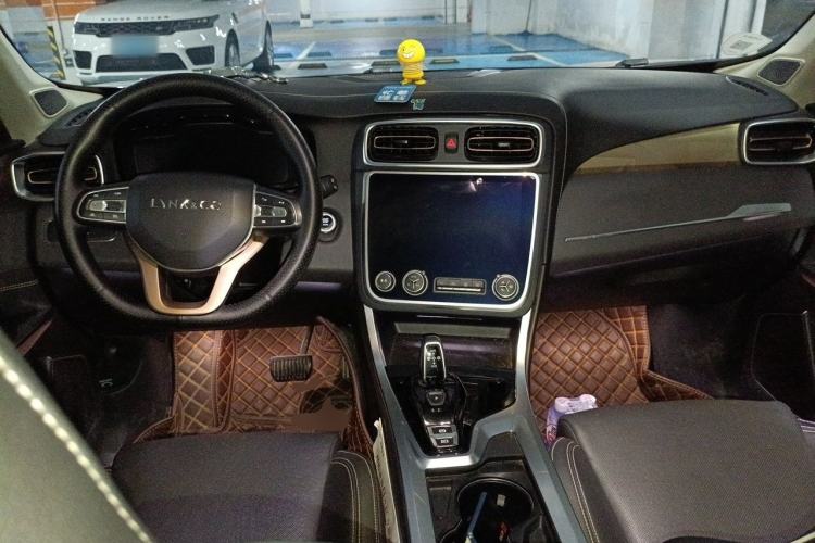 Used Lynk & Co 01 2019 2.0T Two-Wheel-Drive Pro Version China V Standard Center Console