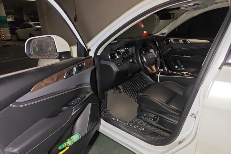 Used Lynk & Co 01 2019 2.0T Two-Wheel-Drive Pro Version China VI Standard Driver Seat