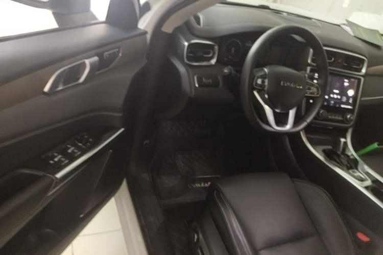 Used Lynk & Co 01 2019 2.0T Two-Wheel-Drive Pro Version China VI Standard Driver Seat