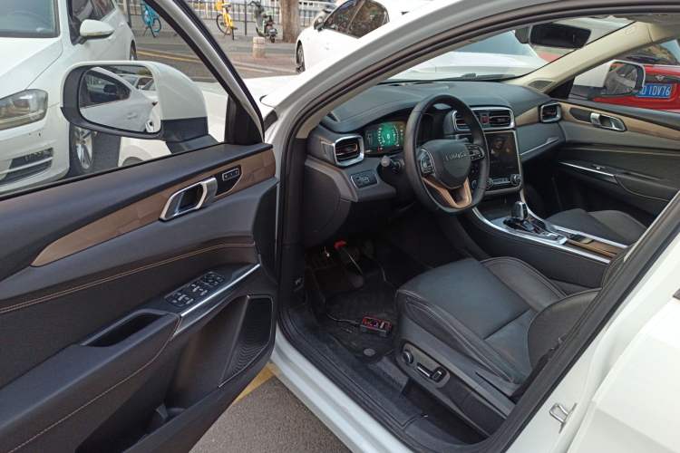 Used Lynk & Co 01 2019 2.0T Two-Wheel-Drive Pro Version China V Standard Driver Seat