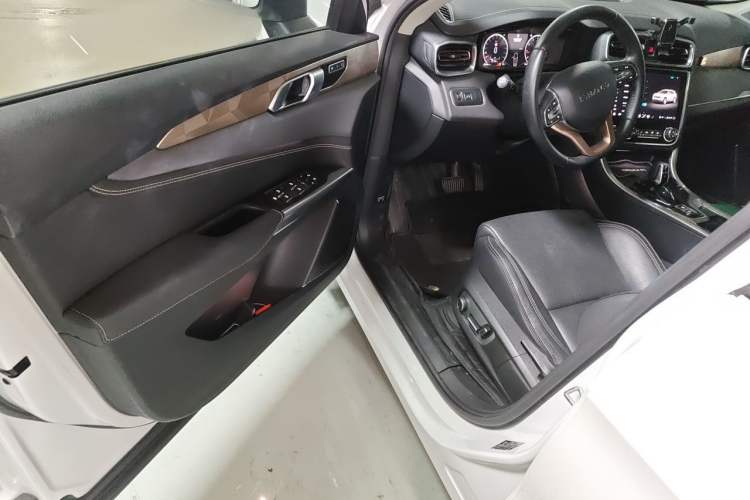 Used Lynk & Co 01 2019 2.0T Two-Wheel-Drive Pro Version China V Standard Driver Seat