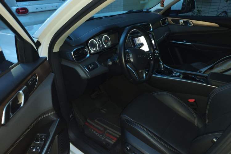 Used Lynk & Co 01 2019 2.0T Two-Wheel Drive Zhaopu Version China VI Standard Driver Seat