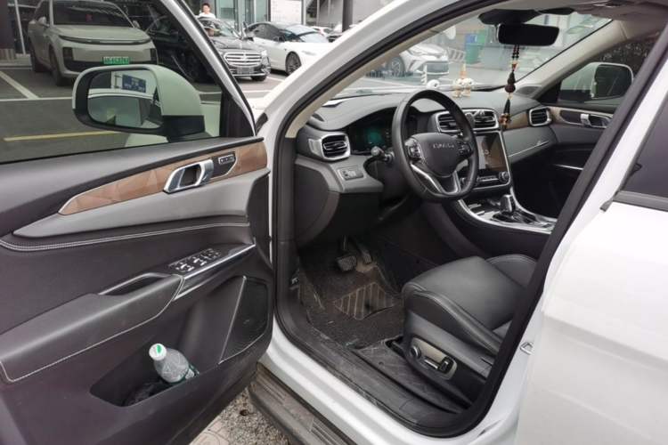 Used Lynk & Co 01 2019 2.0T Two-Wheel-Drive Pro Version China VI Standard Driver Seat