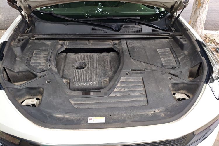 Used Lynk & Co 01 2019 2.0T Four-Wheel Drive Genie Pro Version China VI Standard Engine Bay